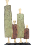 Famille 4 personnages marron et vert n°1